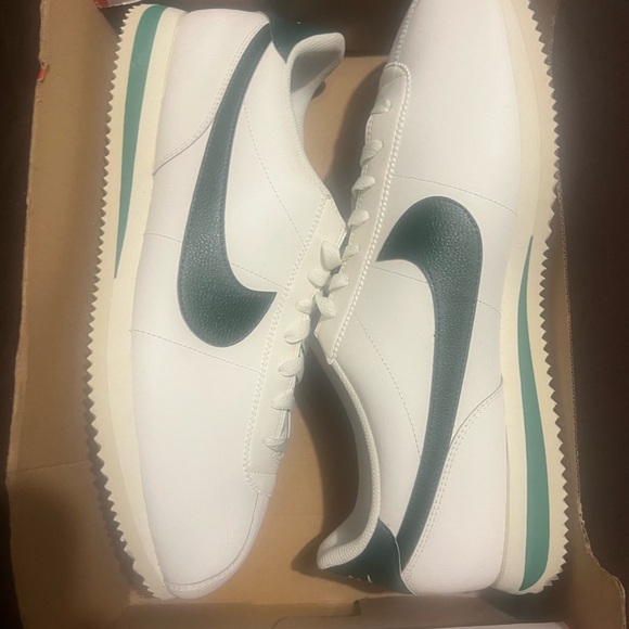 COPY - White and Green Sneakers Nike Cortez Gorge Green Women 16.5 - Picture 8 of 9